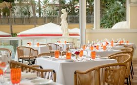 Acqualina Resort&Residences